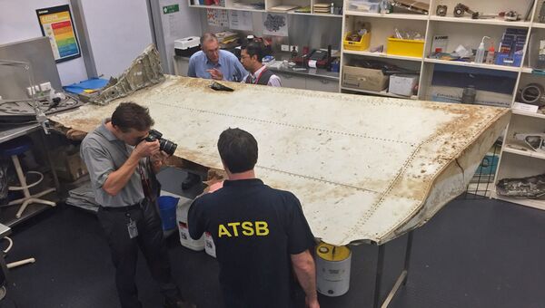 Обломок самолета MH370 в лаборатории управления транспортной безопасности Австралии (ATSB). Архивное фото