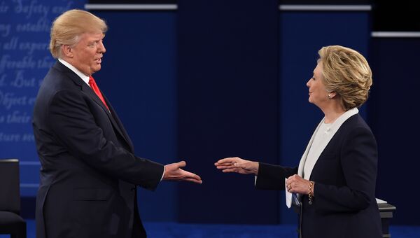 Дональд Трамп и Хиллари Клинтон во время предвыборных дебатов. Архивное фото