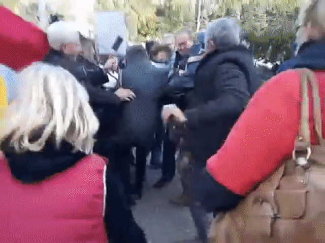 Драка на митинге в Одессе