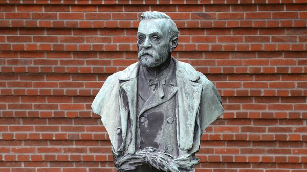 Статуя Альфреда Нобеля в Стокгольме, Швеция