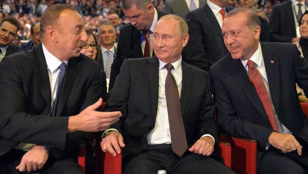 Президент РФ Владимир Путин, президент Азербайджана Ильхам Алиев и президент Турции Реджеп Тайип Эрдоган на 23-м Мировом энергетическом конгрессе в Стамбуле. 10 октября 2016