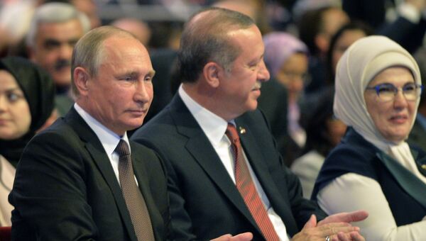 Президент РФ Владимир Путин и президент Турции Реджеп Тайип Эрдоган на 23-м Мировом энергетическом конгрессе в Стамбуле