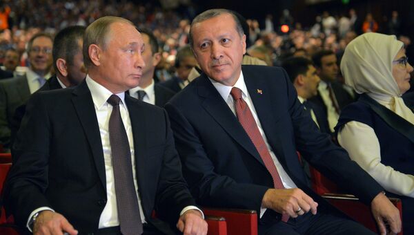 Президент РФ Владимир Путин и президент Турции Реджеп Тайип Эрдоган на 23-м Мировом энергетическом конгрессе в Стамбуле