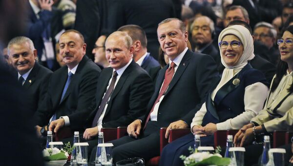 Президент РФ Владимир Путин на 23-м Мировом энергетическом конгрессе в Стамбуле