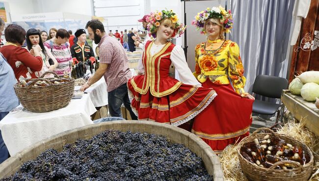 Торговля на Кубанской ярмарке в выставочном центре Экспоград Юг. Архивное фото