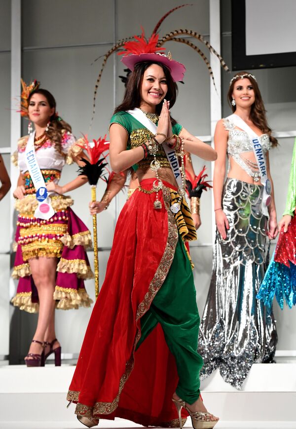 Мисс Индия на пресс-показе конкурса Miss International Beauty Pageant в Токио