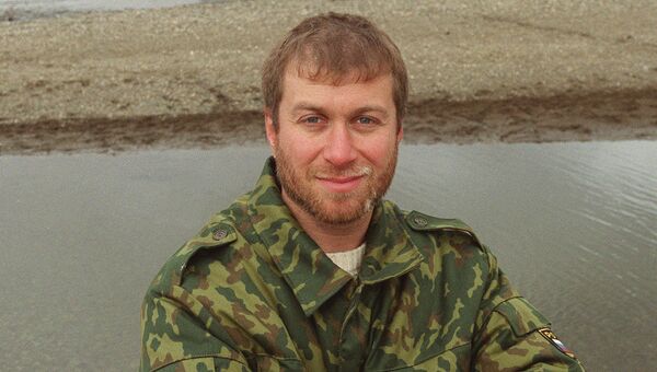 Российский бизнесмен Роман Абрамович во время поездки на Чукотку. 2001 год