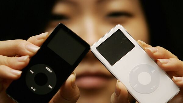 Плеер iPod nano первого поколения. Архивное фото