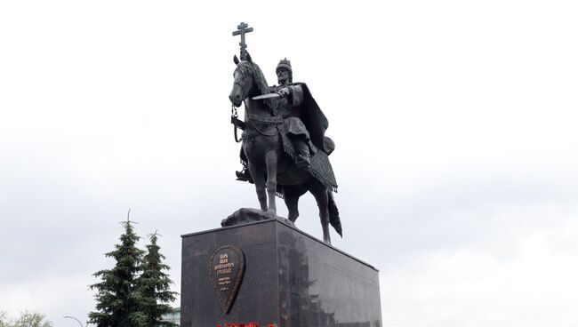 Открытие первого в России памятника Ивану Грозному в Орле. Архивное фото