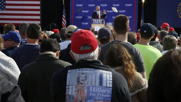 Кандидат в президенты США Дональд Трамп во время предвыборной кампании в городе Портсмут, штат Нью-Гемпшир. 16 октября 2016