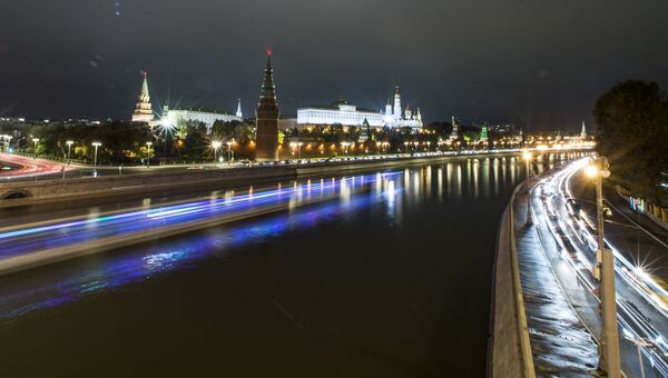 Московский Кремль и и Москва река. Архивное фото
