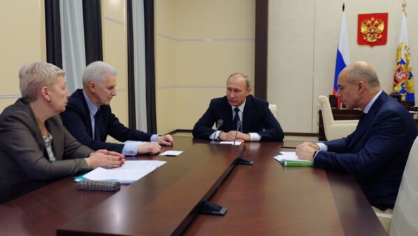 Владимир Путин провел совещание по вопросам финансирования фундаментальной науки. 17 октября 2016