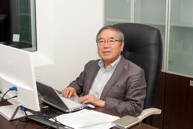 Акихиса Иноуэ