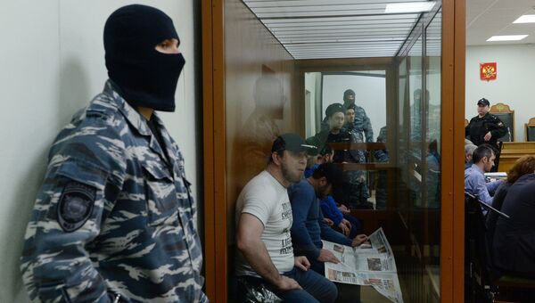 Подсудимые по делу об убийстве политика Бориса Немцова в Московском военном окружном суде во время рассмотрения уголовного дела