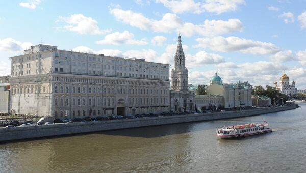 Здание, где располагается Федеральное архивное агентство (Росархив) на Софийской набережной в Москве