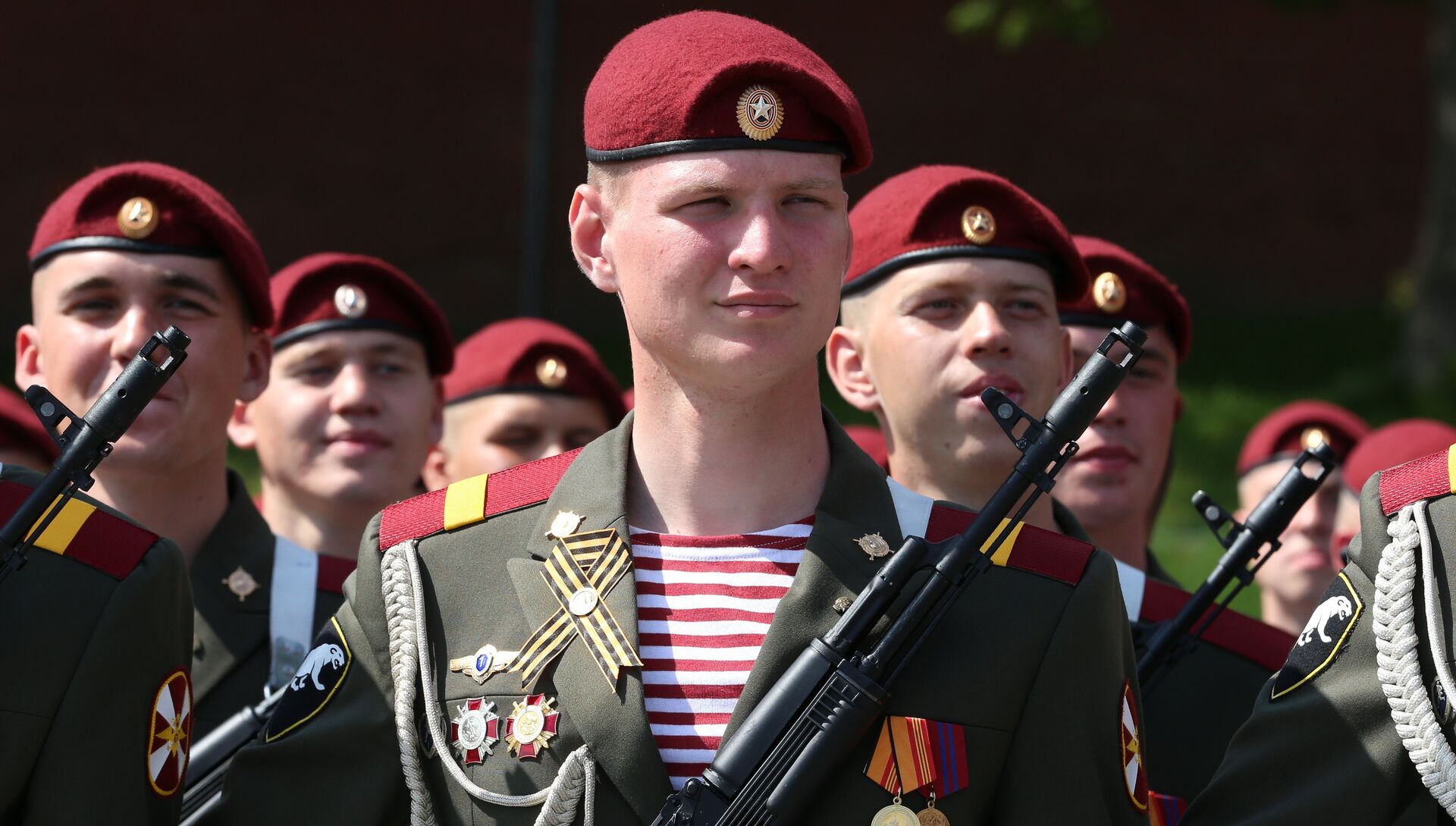 Войска военно национальной гвардии. Форма солдата нац гвардии России. Военнослужащие войск национальной гвардии Российской Федерации. Войсковая форма внутренних войск МВД России. ВВ МВД России Росгвардия.