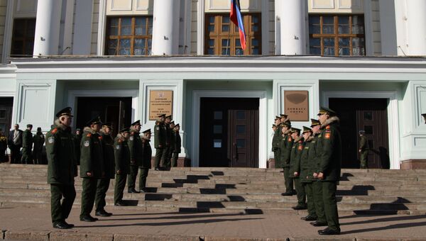 Военнослужащие на церемонии прощания с командиром ополчения ДНР Арсеном Павловым (Моторола) в Донецке