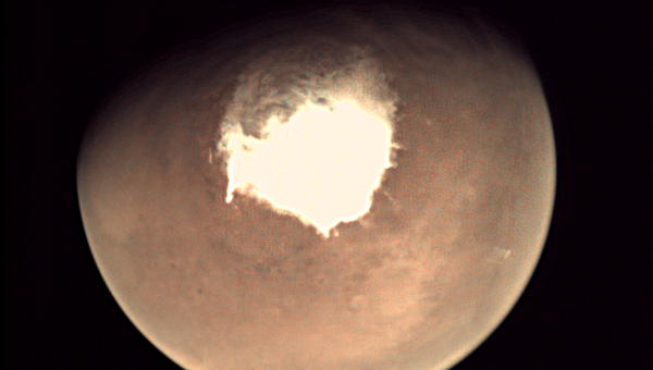Первый снимок, полученный зондом ЭкзоМарс на орбите Марса. Архивное фото