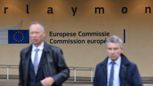 Логотип Евросоюза на здании штаб-квартиры Европейской комиссии в Брюсселе. Архивное фото
