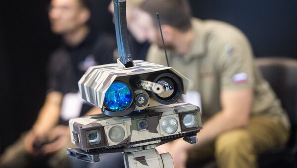 Тактический робот Минирэкс РС1А3 на стенде компании Lobaev Arms на выставке Интерполитех - 2016 в Москве