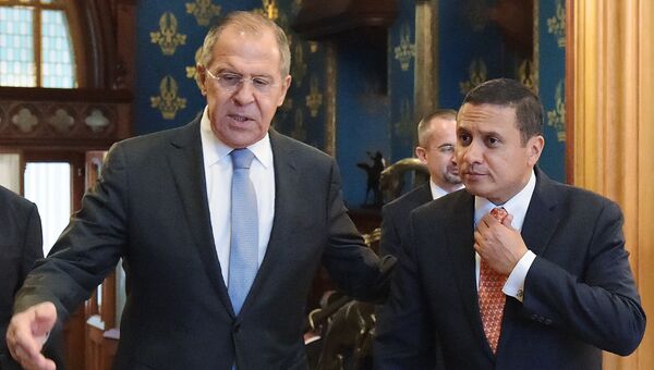 Министр иностранных дел РФ Сергей Лавров и министр иностранных дел Гватемалы Карлос Моралес во время встречи в Москве. 21 октября 2016