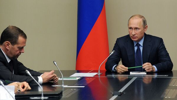 Президент РФ Владимир Путин проводит совещание с постоянными членами Совета безопасности РФ. 21 октября 2016