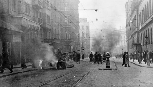 Улица в Будапеште во время восстания 23 октября 1956 года