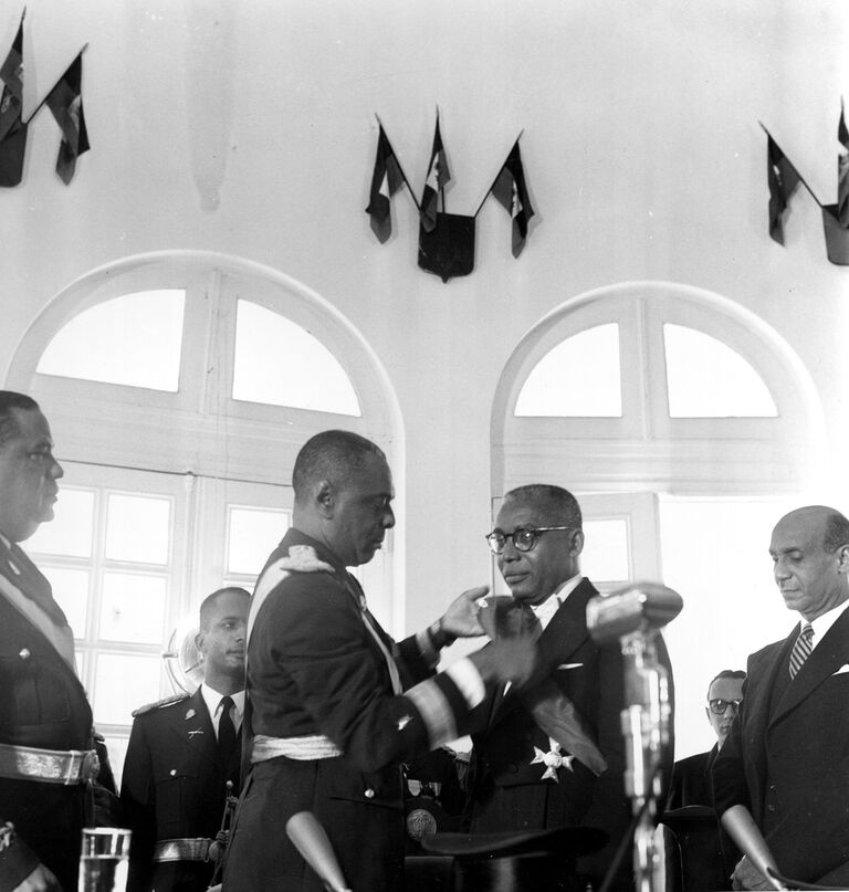 Церемония инаугурации президента Франсуа Дювалье. Гаити, 1957 год Церемония инаугурации президента Франсуа Дювалье. Гаити, 1957 год