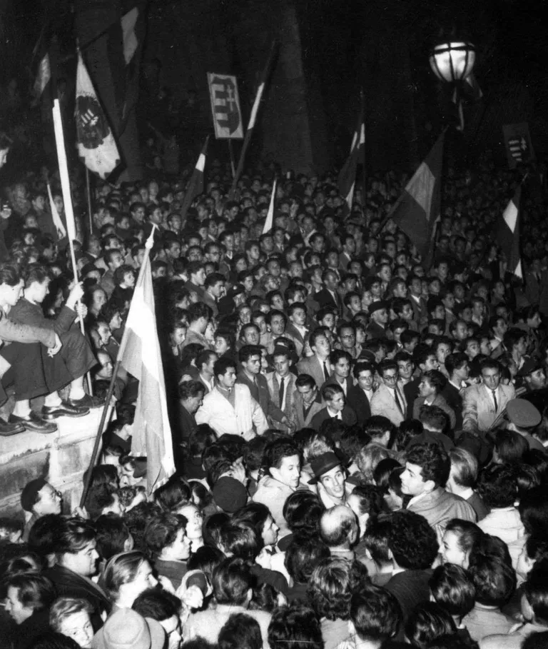 Демонстрация в Будапеште. 23 октября 1956 года Демонстрация в Будапеште. 23 октября 1956 года