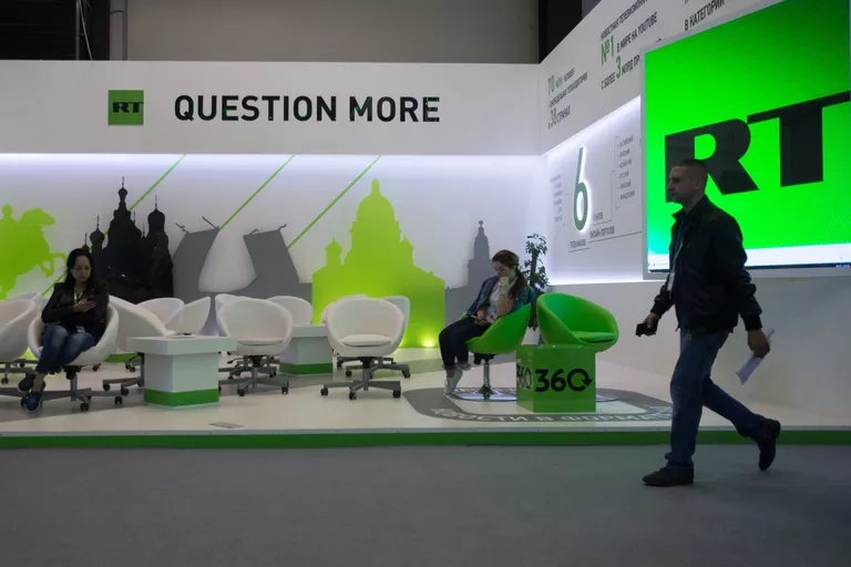 Стенд телеканала RT (Russia Today) в ЭкспоФоруме Стенд телеканала RT (Russia Today) в ЭкспоФоруме