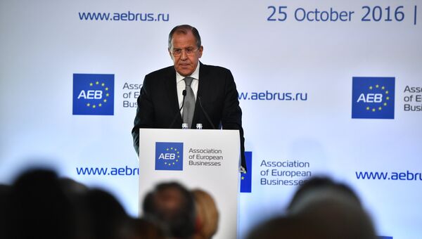 Министр иностранных дел РФ Сергей Лавров выступает на встрече с членами ассоциации европейского бизнеса (АЕБ) в Москве. 25 октября 2016