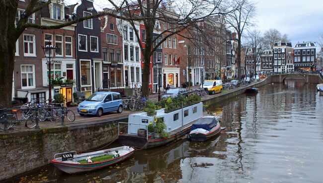 Вид на один из каналов Амстердама. Архивное фото