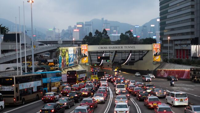 Движение на улице Гонконга. Архивное фото