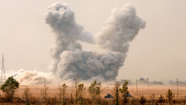 Дым на месте авиаударов ВВС США в окресностях Мосула. 24 октября 2016