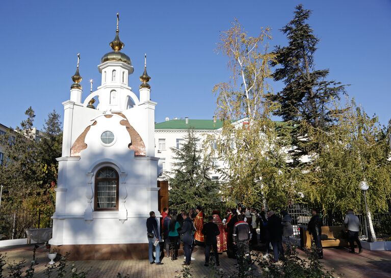 Часовня в честь святых царственных страстотерпцев государя Николая II и его семьи у здания крымской прокуратуры в Симферополе