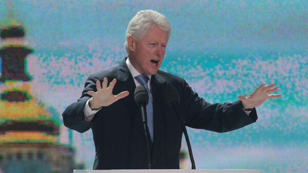 Экс-президент США Билл Клинтон во время выступления
