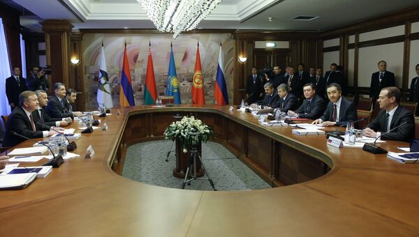 Председатель правительства РФ Дмитрий Медведев принимает участие в заседании Евразийского межправительственного совета в узком составе. 27 октября