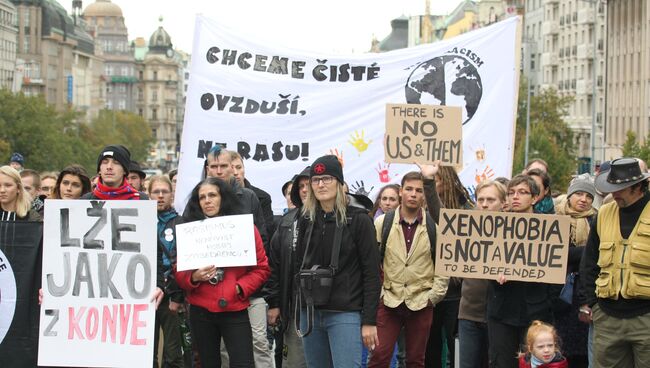 Акции за и против мигрантов в Праге. Архивное фото