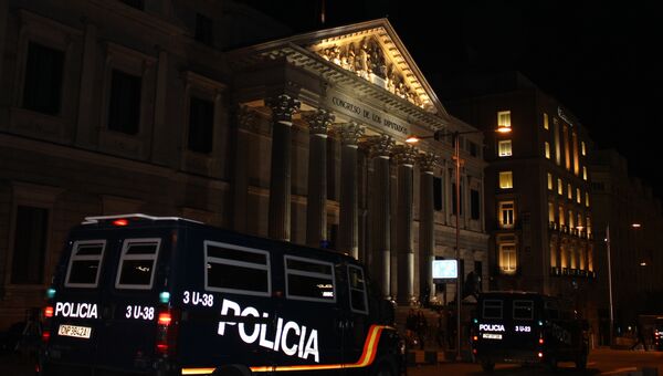 Полиция возле здания конгресса депутатов в Мадриде. Архивное фото