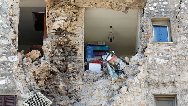 Последствия землетрясения. Норча, Италия