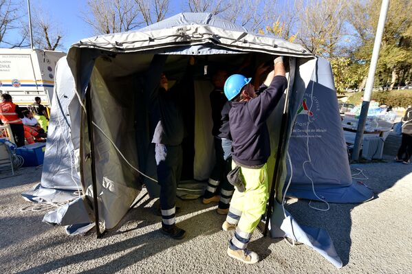 Палатки для размещения пострадавших от землетрясения. Норча, Италия