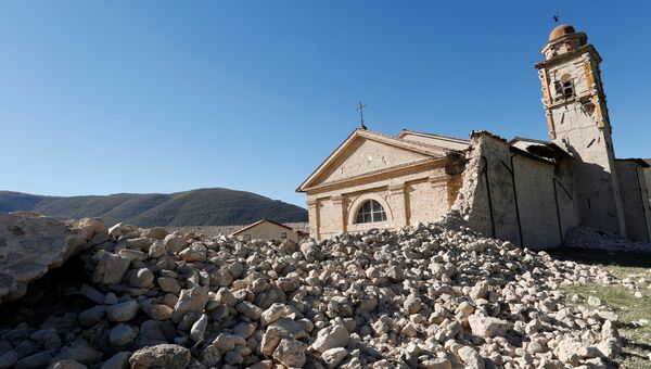 Церковь св. Антония пострадавшая от землетрясения. Норча, Италия
