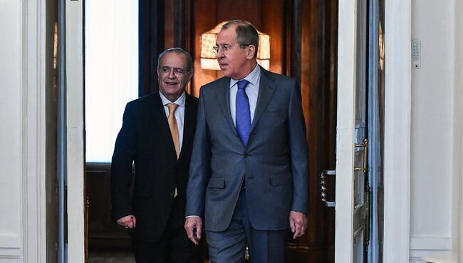 Министр иностранных дел Российской Федерации Сергей Лавров и министр иностранных дел Кипра Иоаннис Касулидис во время встречи в Москве. 31 октября 2016
