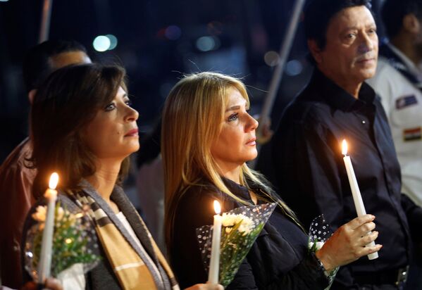 Египетские актеры во время акции памяти жертв крушения российского самолета А321 в Египте