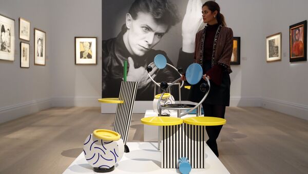 Предаукционная выставка вещей Дэвида Боуи в Лондоне