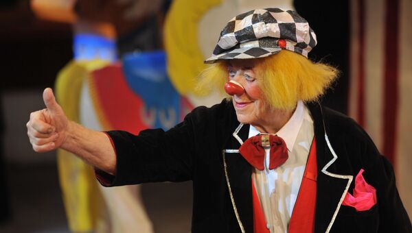 Артист цирка, клоун Олег Попов на премьере новой цирковой программы Пусть всегда будет солнце! в Ростовском государственном цирке. Архивное фото