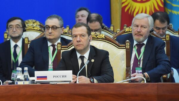 Дмитрий Медведев на заседании совета глав правительств государств - членов ШОС в Бишкеке. 3 ноября 2016