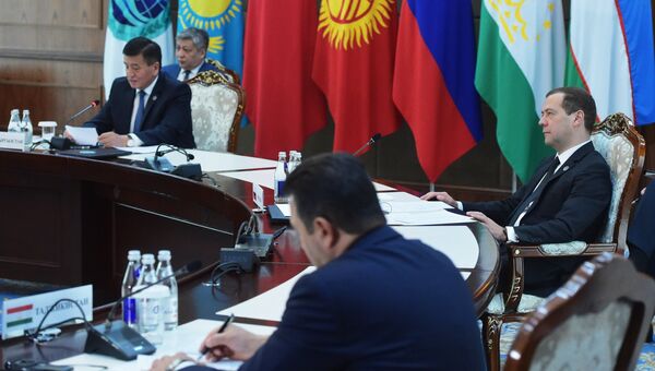 Дмитрий Медведев на заседании совета глав правительств государств - членов ШОС. Архивное фото