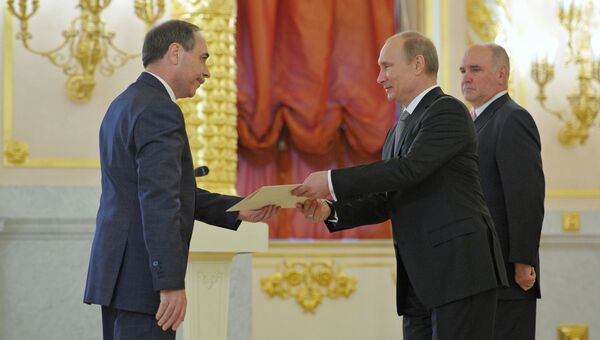 Президент России Владимир Путин и посол Болгарии Бойко Коцев на церемонии вручения верительных грамот глав дипломатических представительств