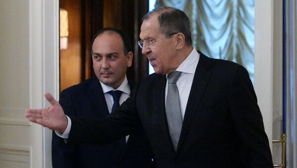 Министр иностранных дел Российской Федерации Сергей Лавров и министр иностранных дел Абхазии Даур Кове во время встречи в Москве. 3 ноября 2016